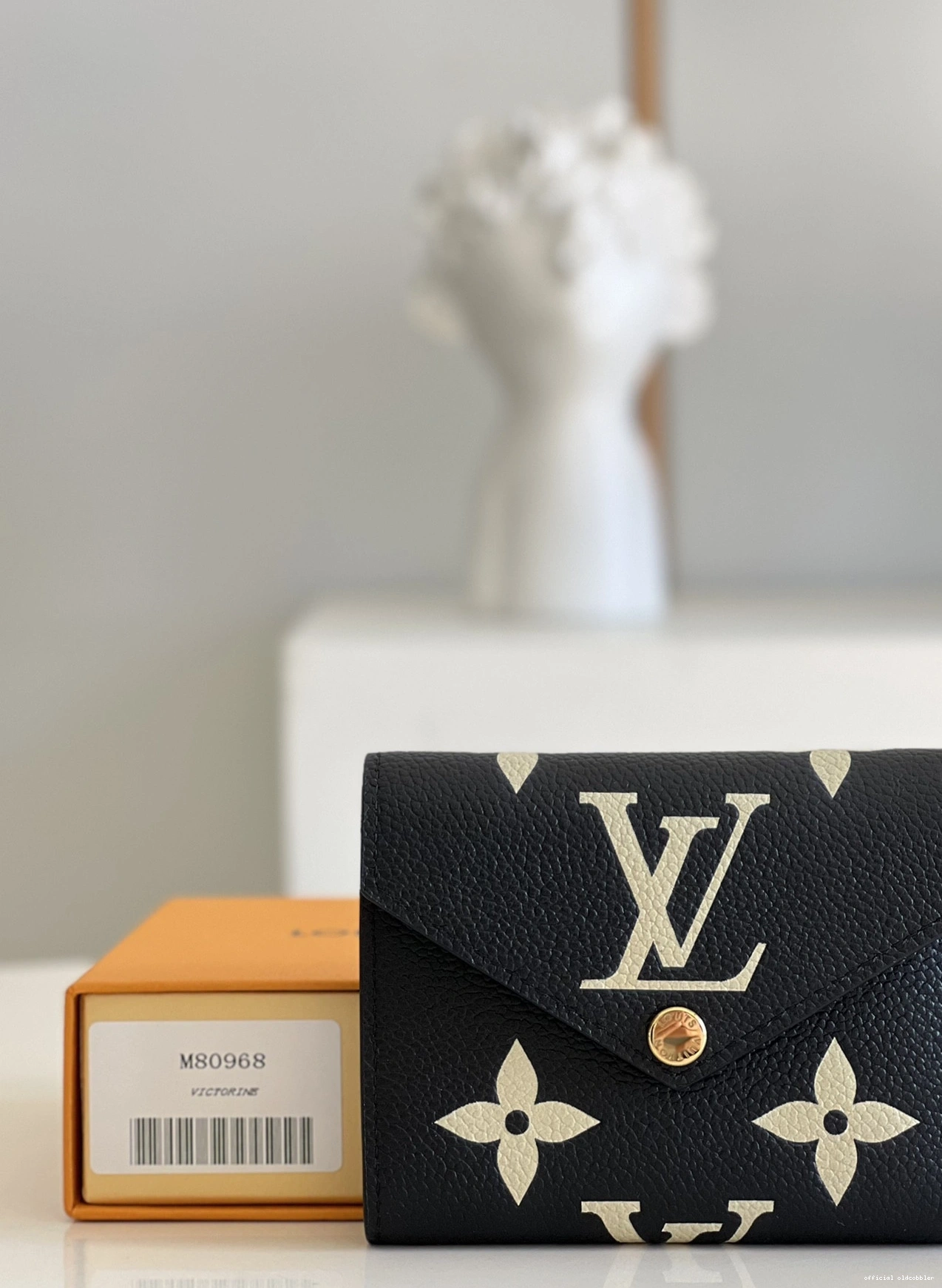Official oldcobbler Wallet Louis Vuitton VICTORINE 0710